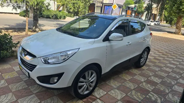 Hyundai Tucson 2010 · 2.0 AT