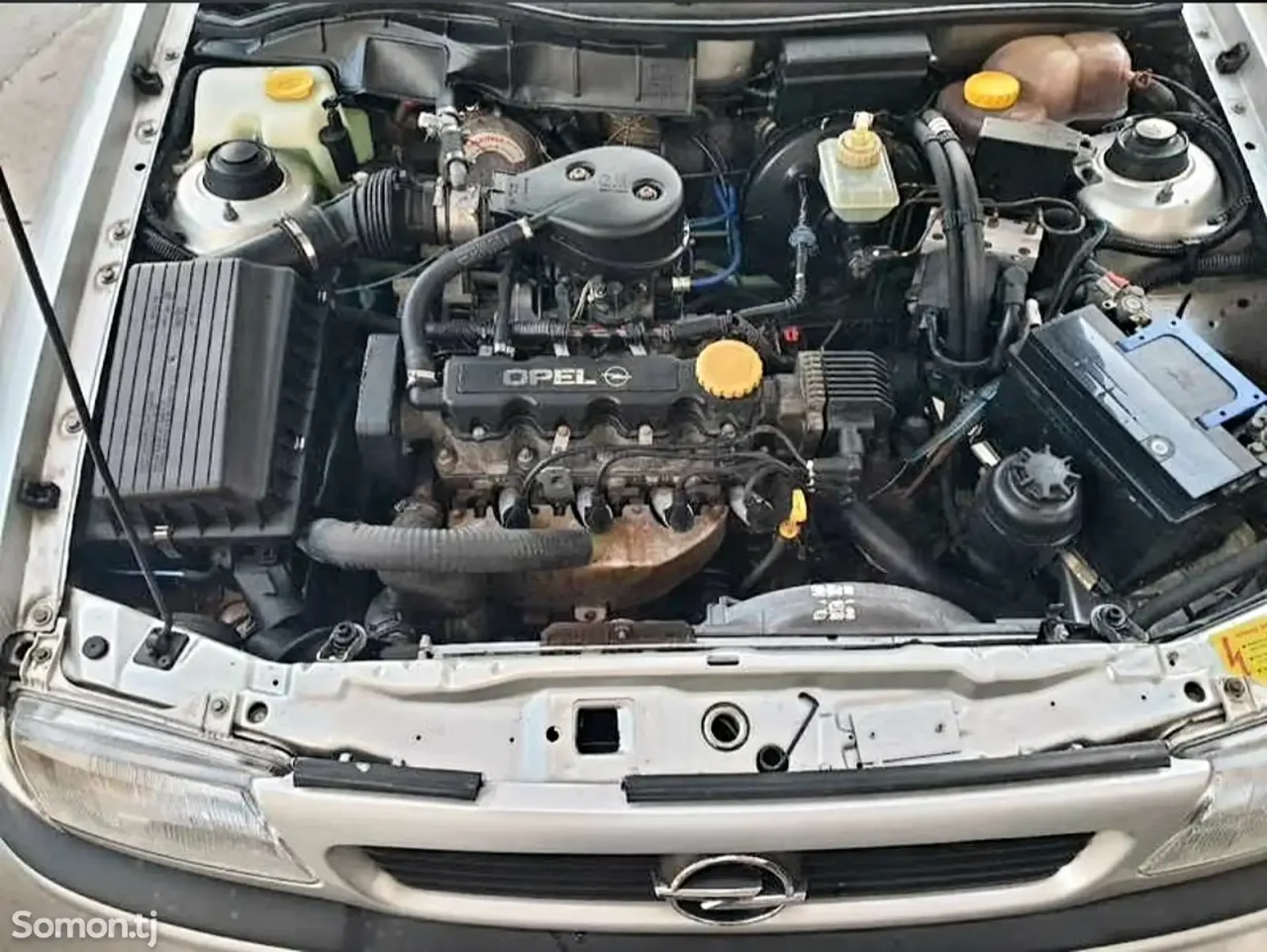Opel Astra F 1998 · 1.6 MT