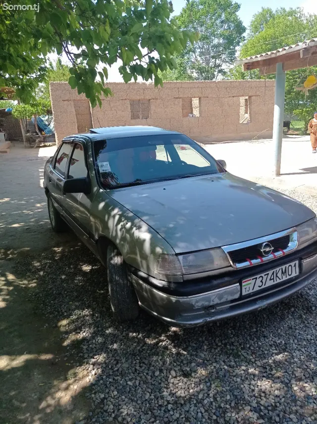 Opel Vectra A 1995 · 1.6 MT