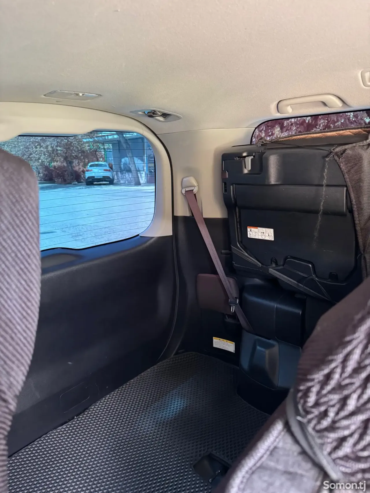 Toyota Voxy 2014 · 2.0 AT