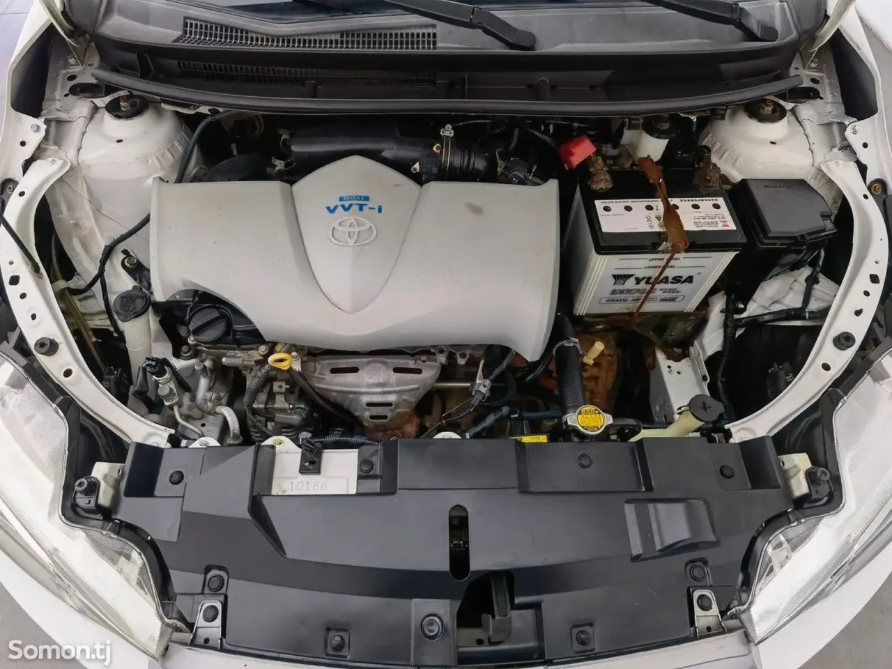 Toyota Yaris 2015 · 1.5 AT