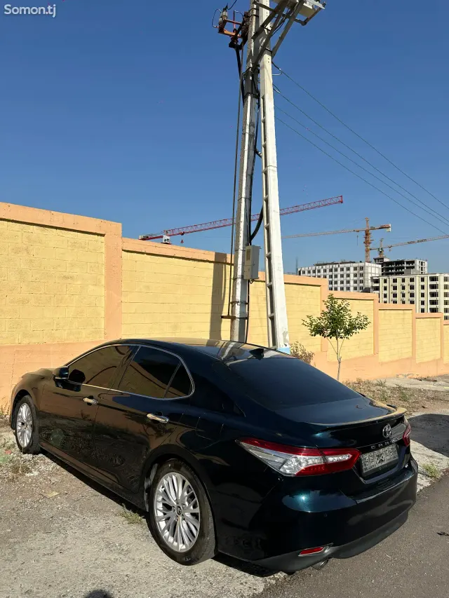 Toyota Camry 2018 · 3.5 AT
