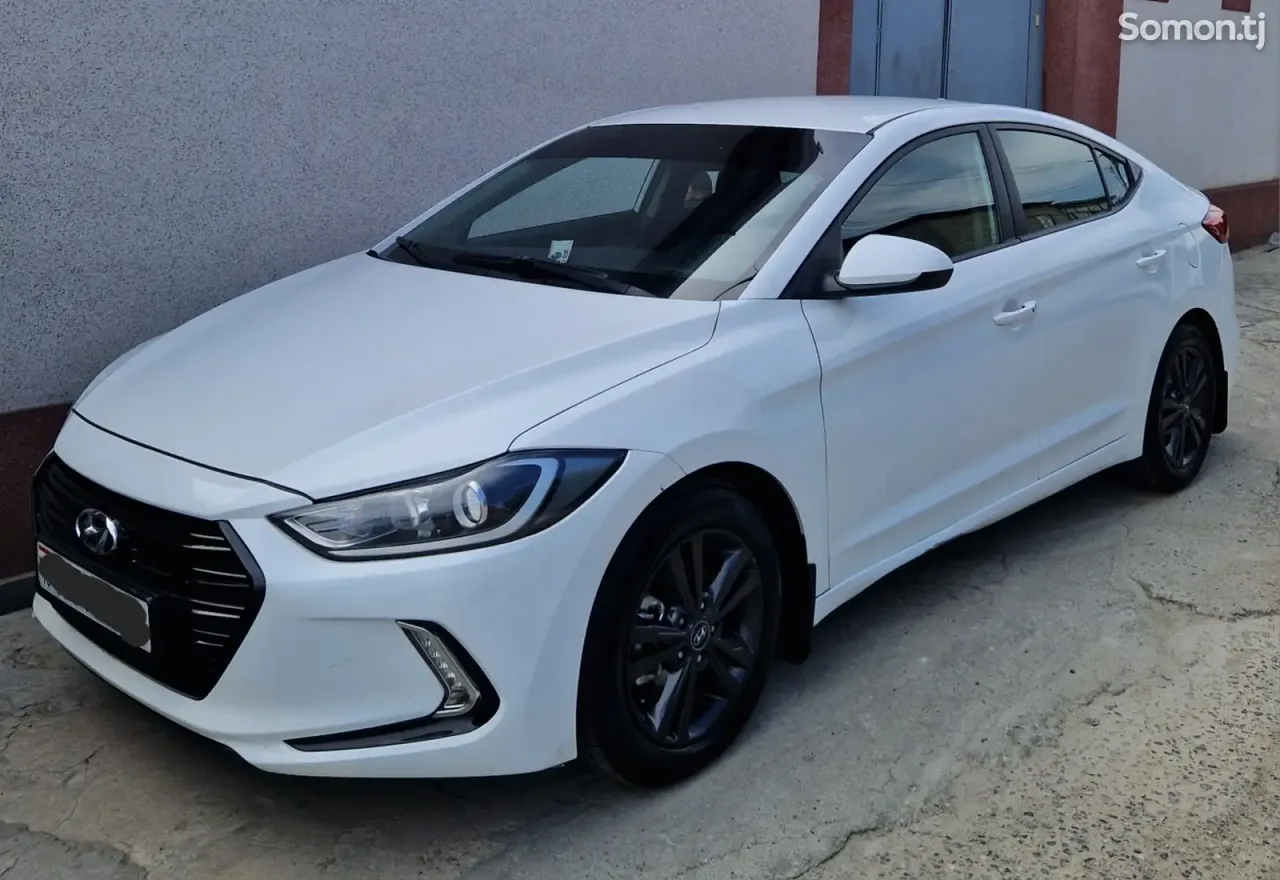 Hyundai Elantra 2017 · 2.0 AT