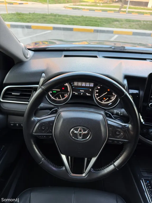 Toyota Camry 2019 · 2.5 AT