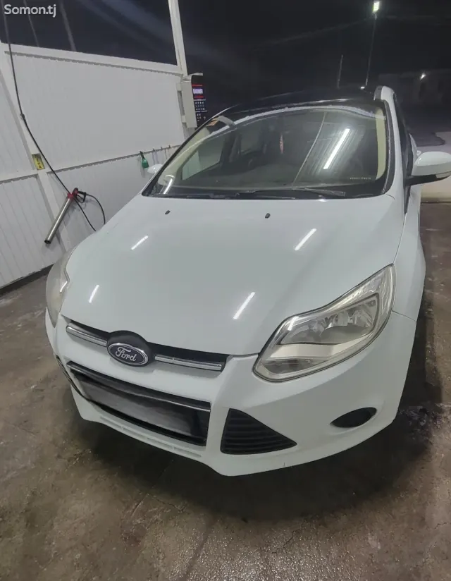 Ford Focus 2013 · 1.6 MT