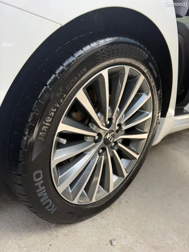 Kia K7 2017 · 2.4 AT