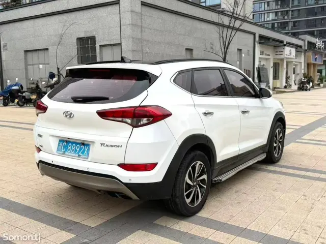 Hyundai Tucson 2016 · 1.6 AT