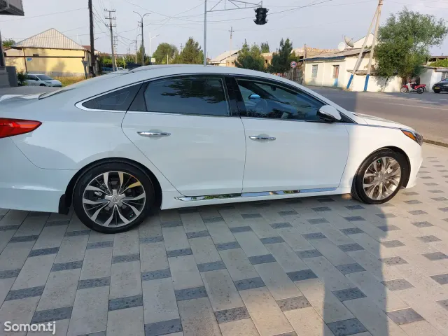 Hyundai Sonata 2015 · 2.0 AT