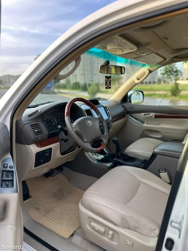 Toyota Land Cruiser Prado 2006 · 4.6 AT