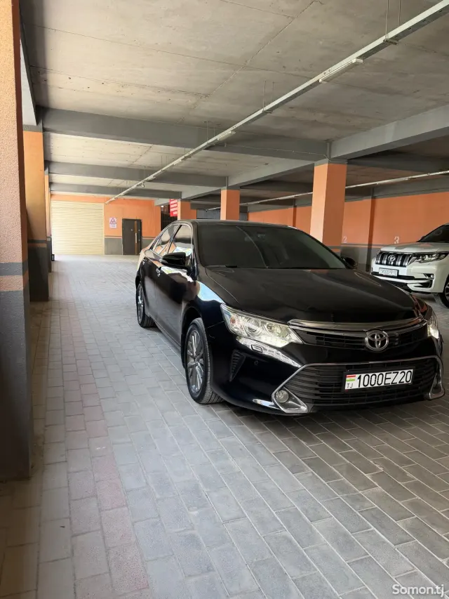 Toyota Camry 2015 · 2.5 AT