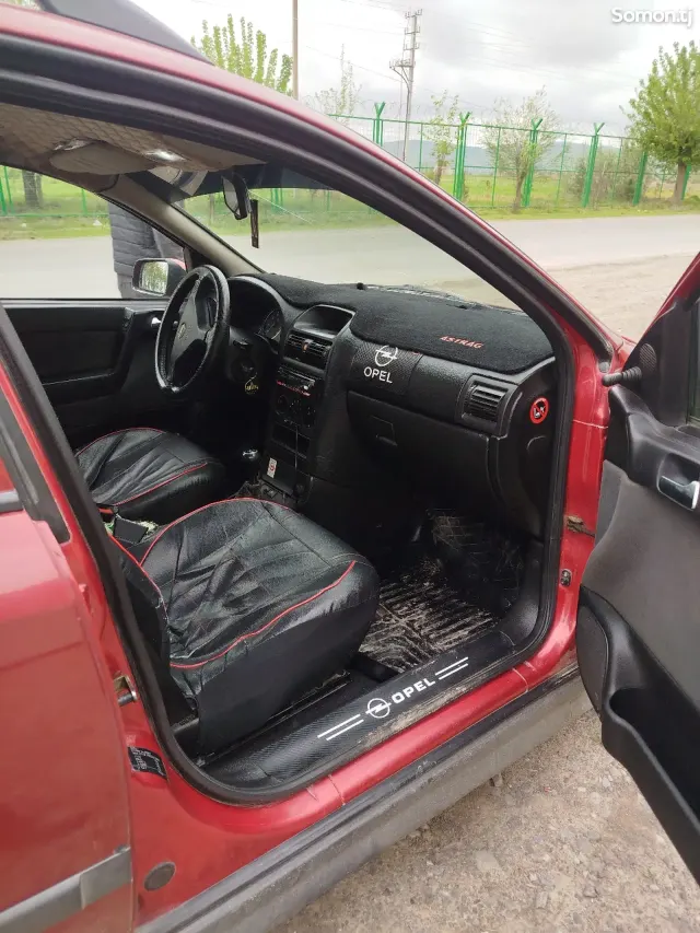 Opel Astra G 2004 · 1.6 MT