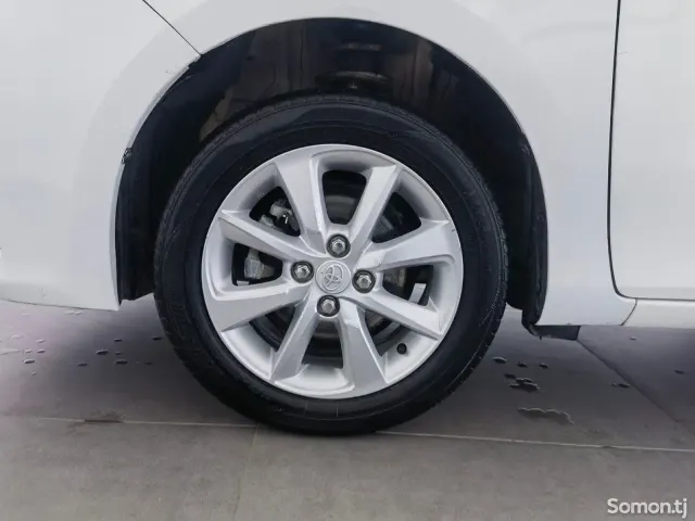 Toyota Yaris 2015 · 1.5 AT