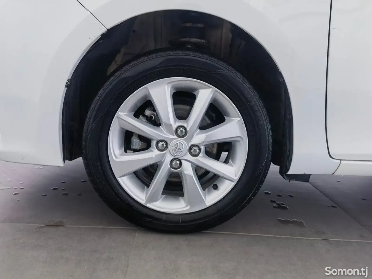 Toyota Yaris 2015 · 1.5 AT