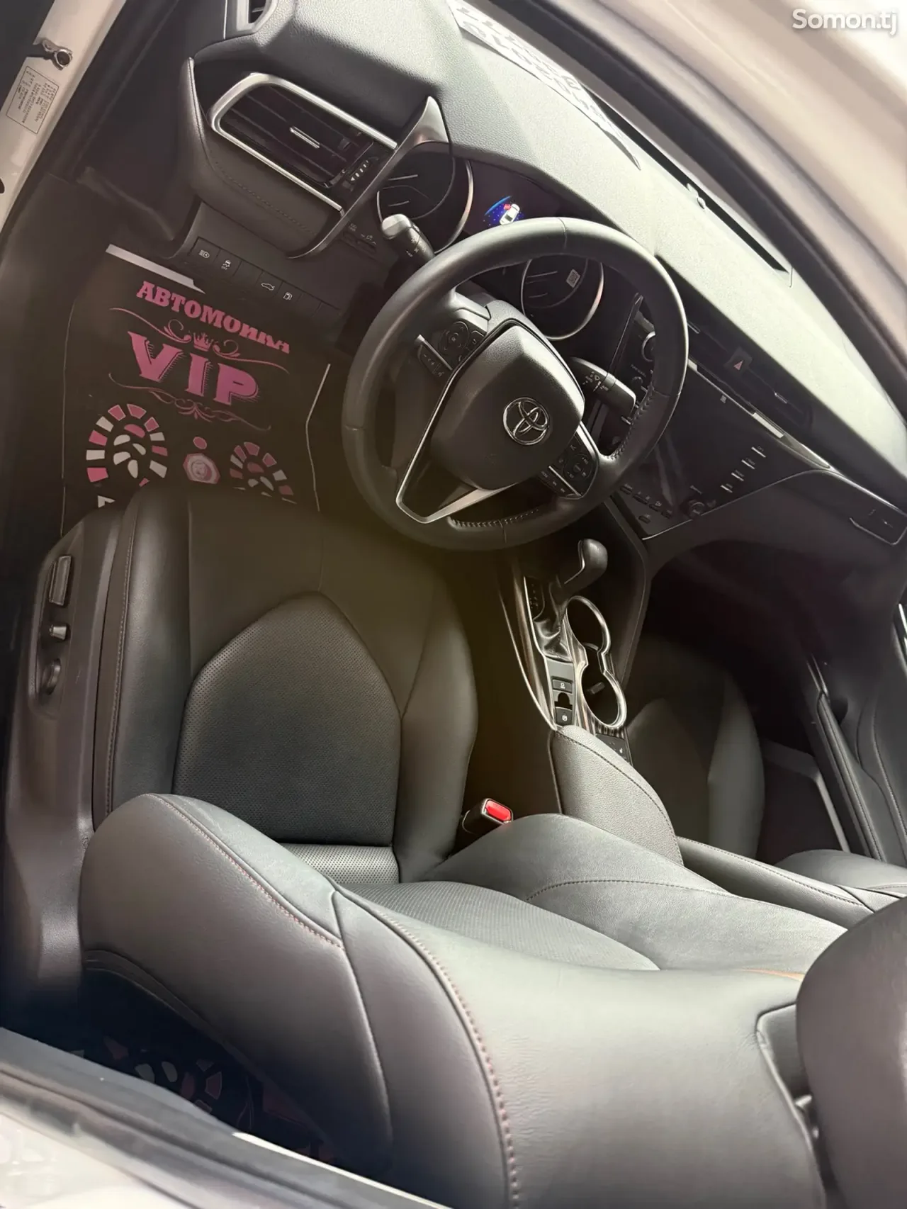 Toyota Camry 2019 · AT