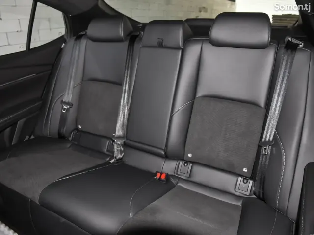 Toyota Camry 2026 · 2.0 AT
