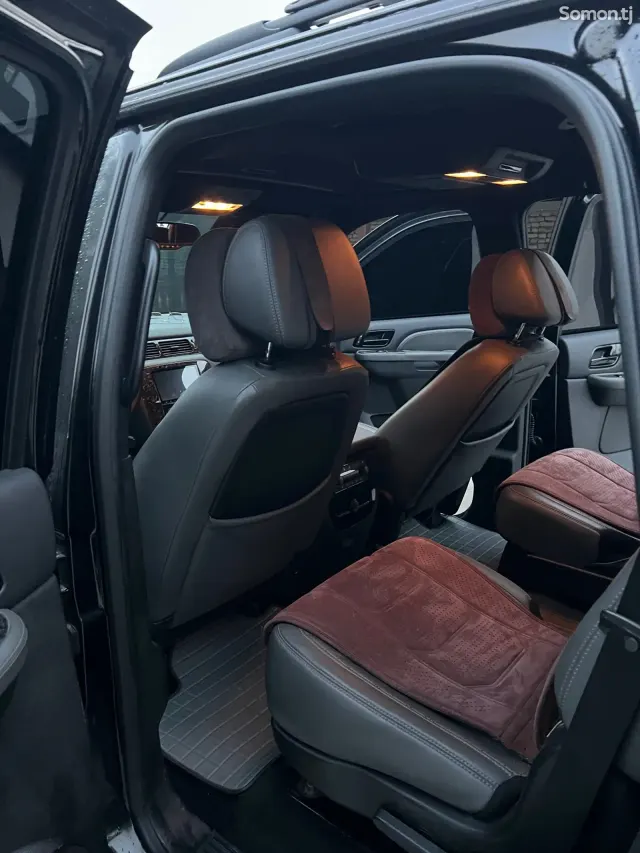 Chevrolet Tahoe 2011 · 5.3 AT