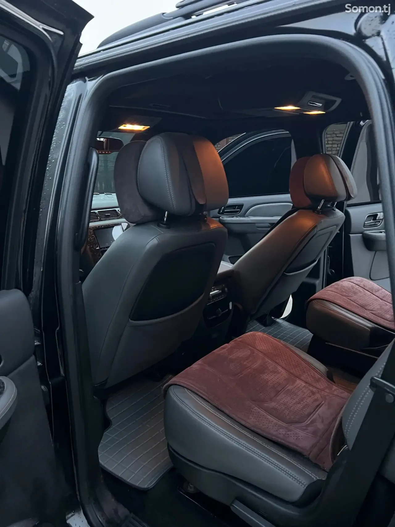 Chevrolet Tahoe 2011 · 5.3 AT