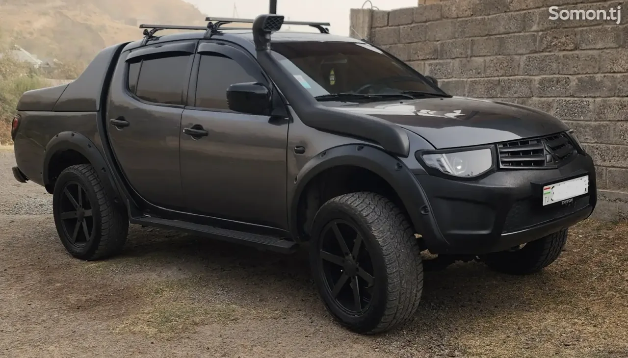 Mitsubishi L200 2012 · 2.4 MT