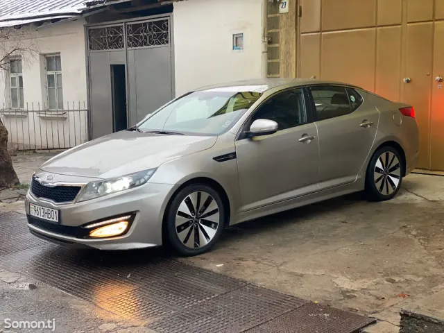 Kia K5 2011 · 2.0 AT