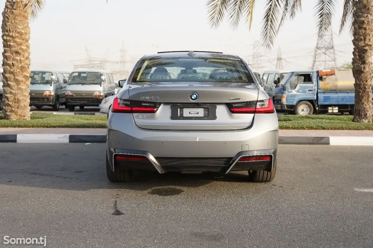 BMW i3 2025 · AT