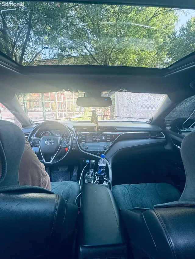 Toyota Camry 2018 · 3.5 AT