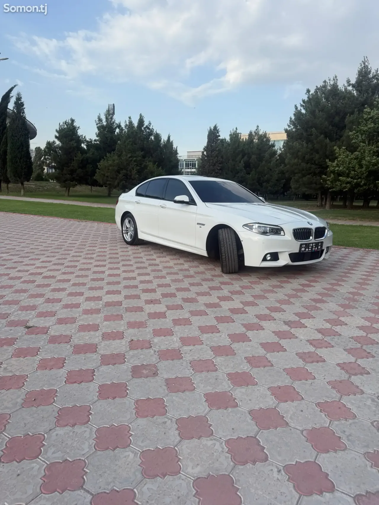 BMW 5 series 2016 · 2.0 AT