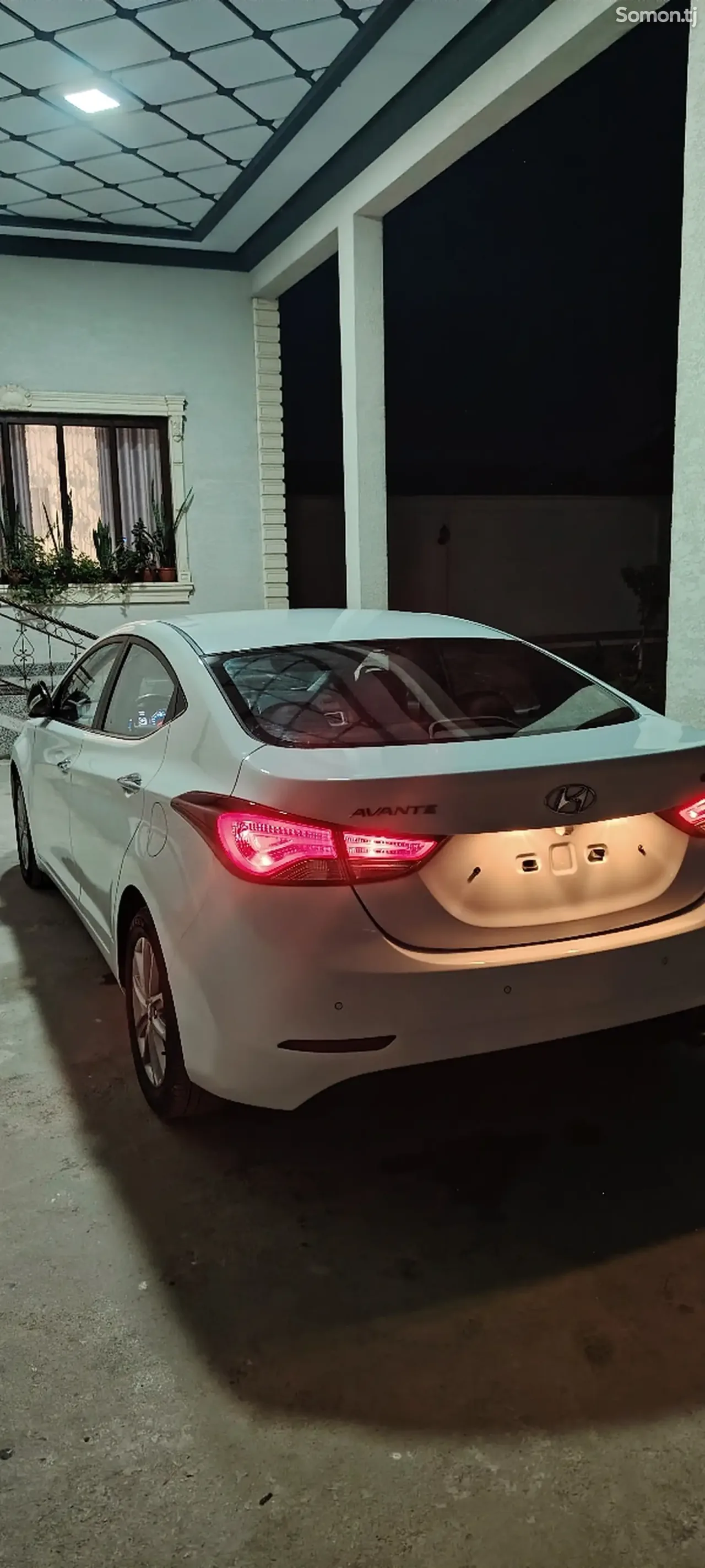 Hyundai Avante 2014 · 1.6 AT