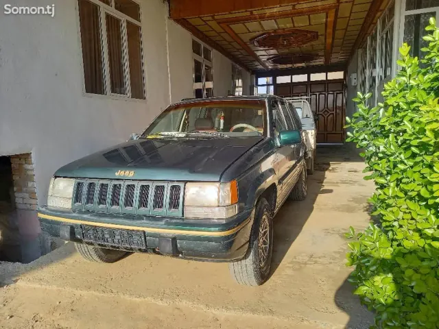 Jeep Grand Cherokee 1996 · 2.5 MT