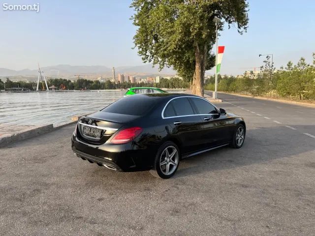 Mercedes-Benz C class 2018 · 2.0 AT