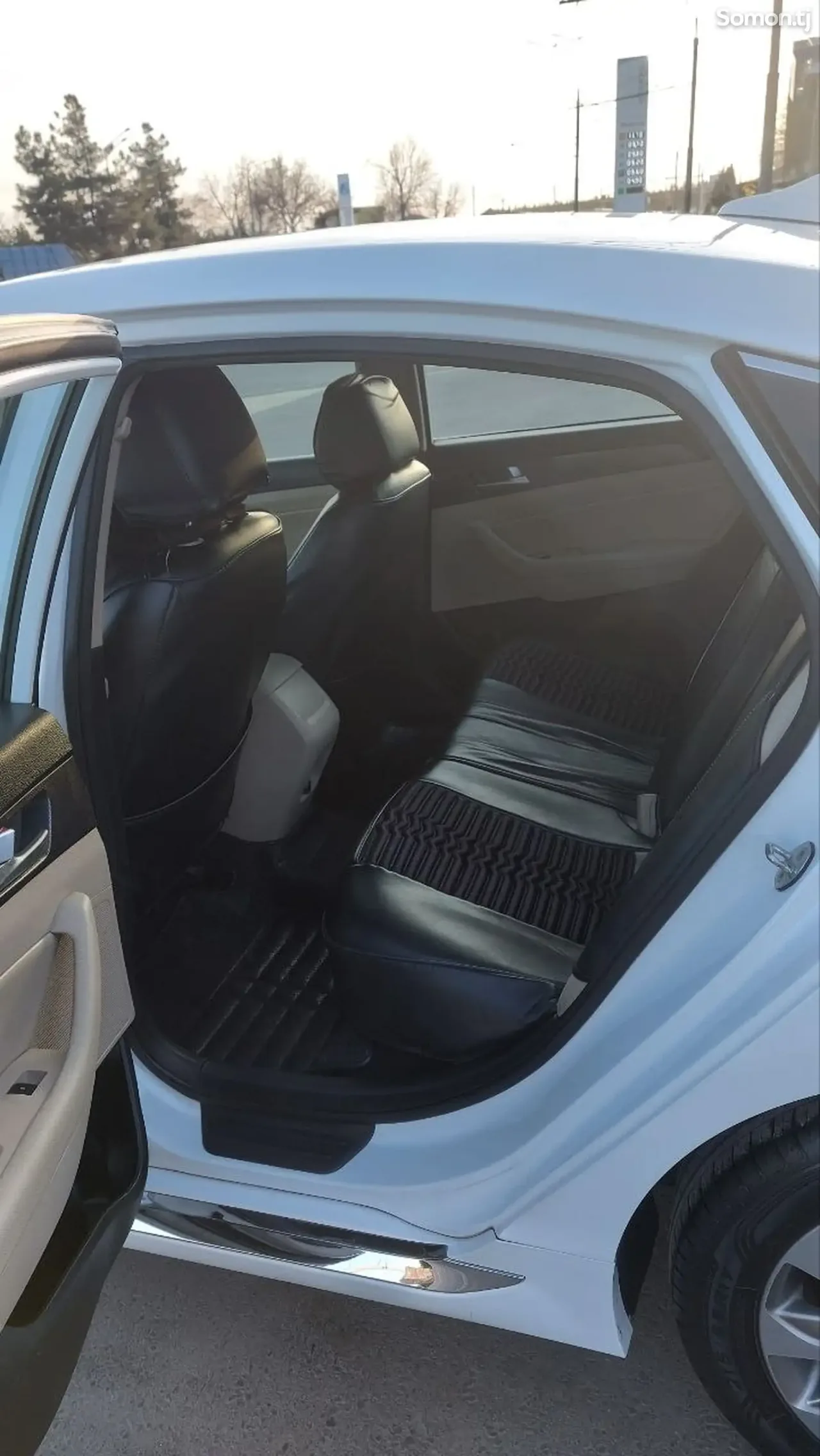 Hyundai Sonata 2015 · 2.4 AT