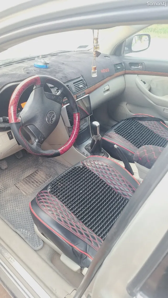 Toyota Avensis 2006 · 2.0 MT