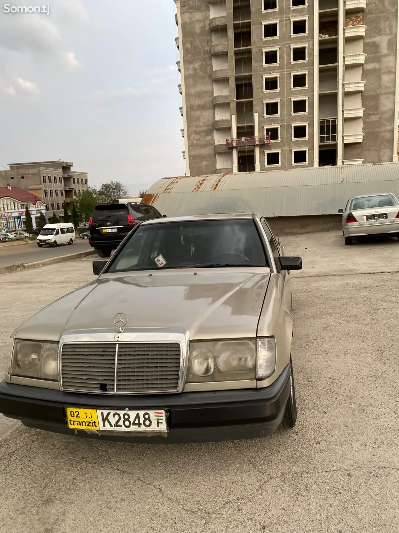 Mercedes-Benz W124 1988 · 2.5 AT