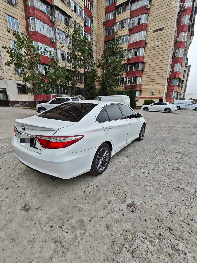 Toyota Camry 2015 · 2.5 AT