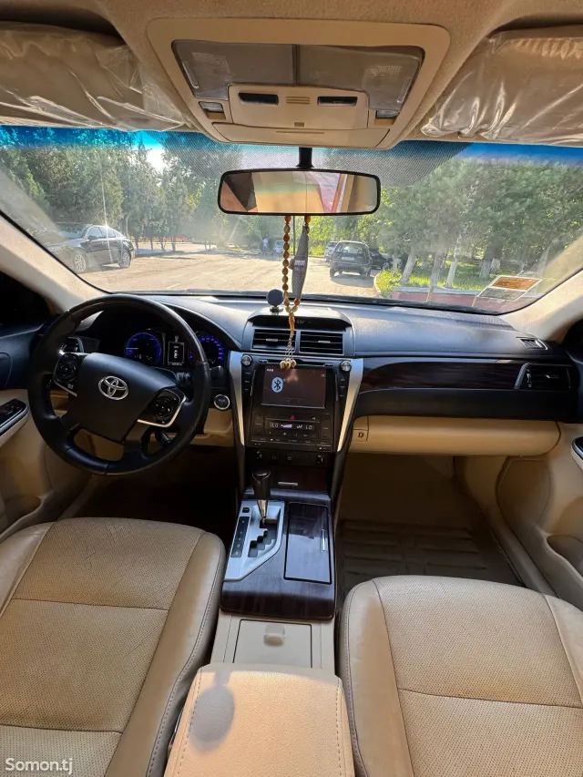 Toyota Camry 2015 · 2.5 AT
