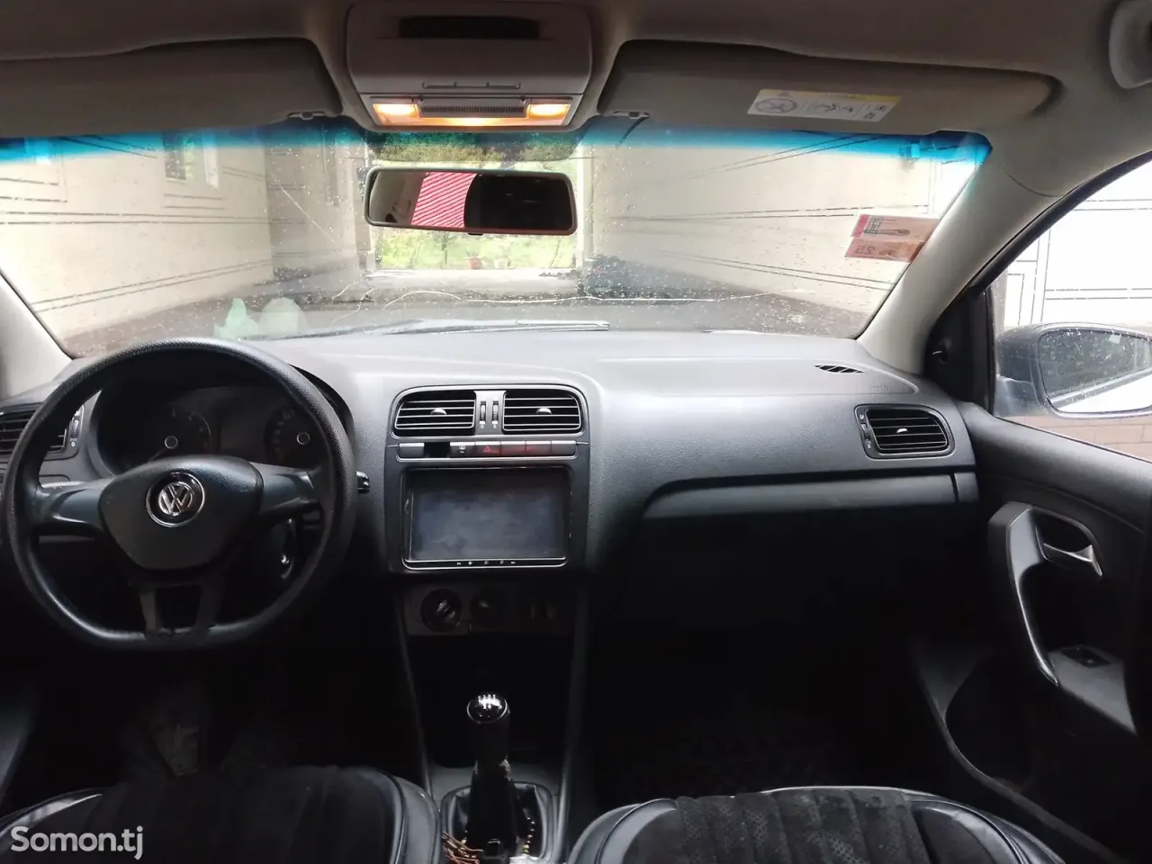 Volkswagen Polo 2017 · 1.6 MT