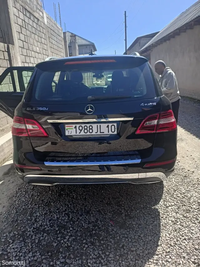 Mercedes-Benz ML class 2015 · 2.0 AT