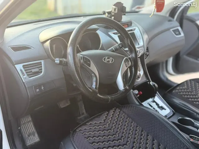 Hyundai Avante 2011 · 1.6 AT