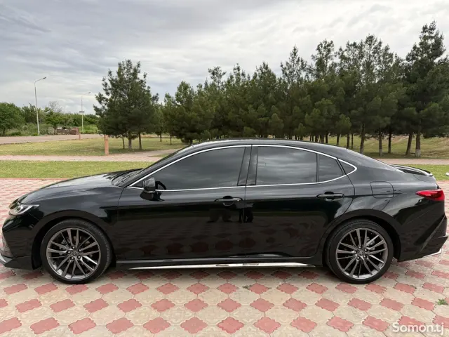 Toyota Camry 2025 · 2.0 AT