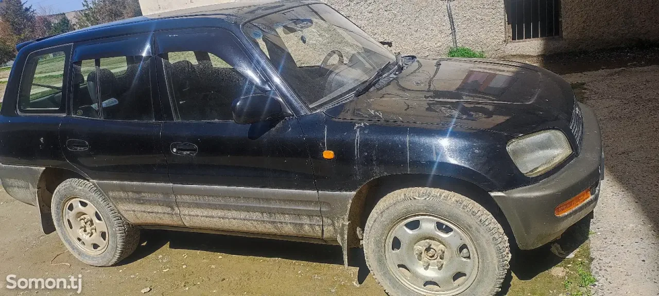 Toyota RAV 4 1997 · 2.0 AT