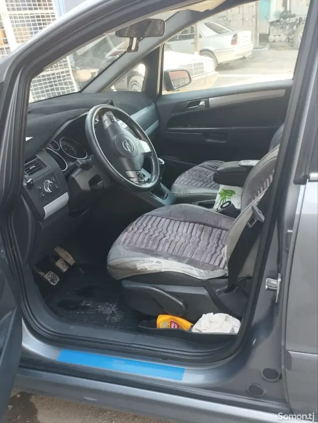 Opel Zafira 2008 · 1.8 MT