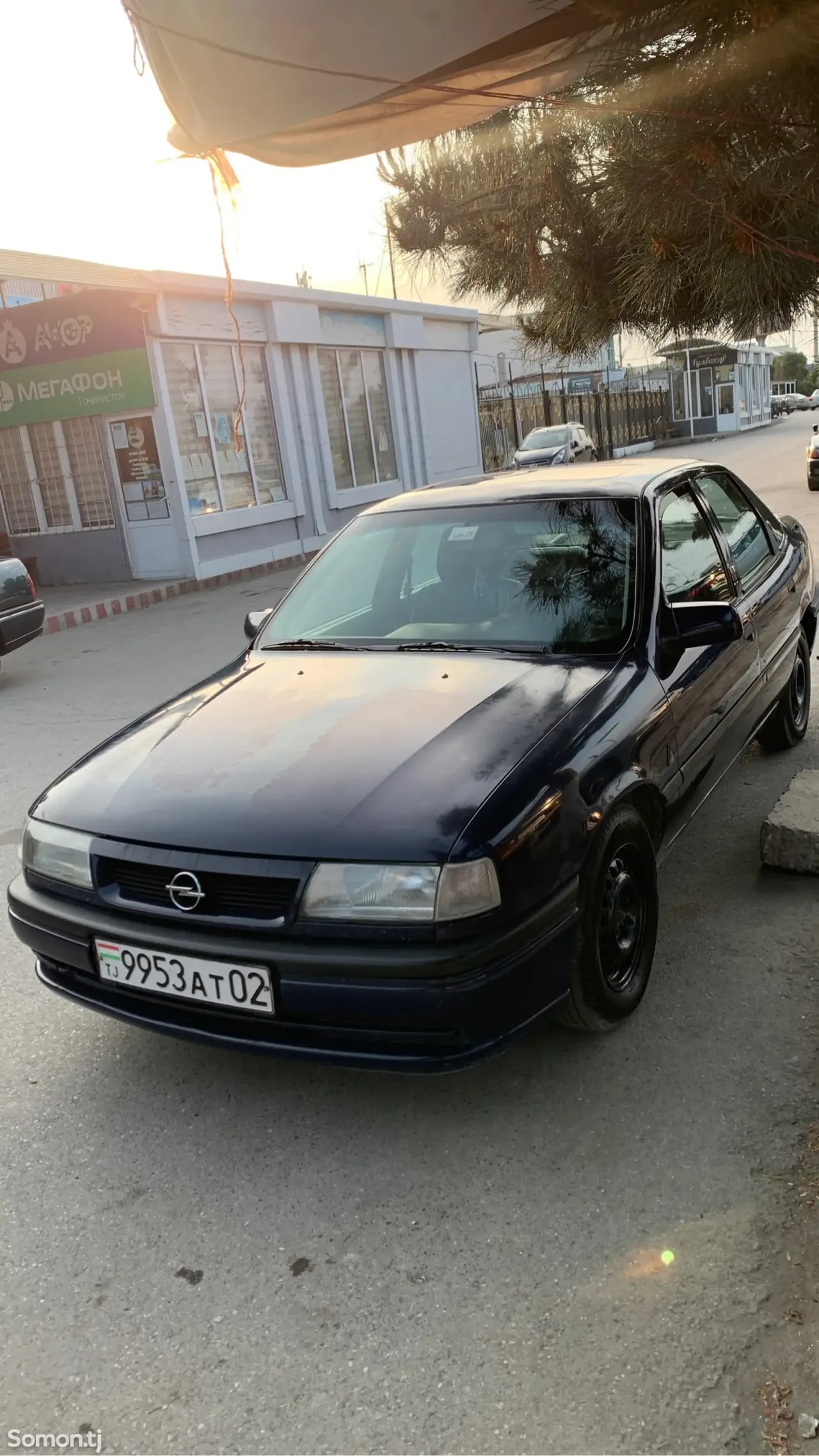 Opel Vectra A 1994 · 1.6 MT
