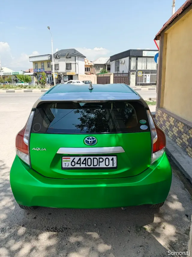 Toyota Aqua 2015 · 1.5 AT
