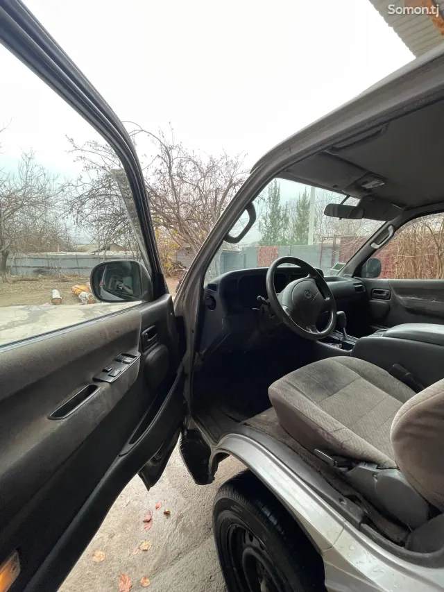 Toyota HiAce 1997 · 2.4 AT