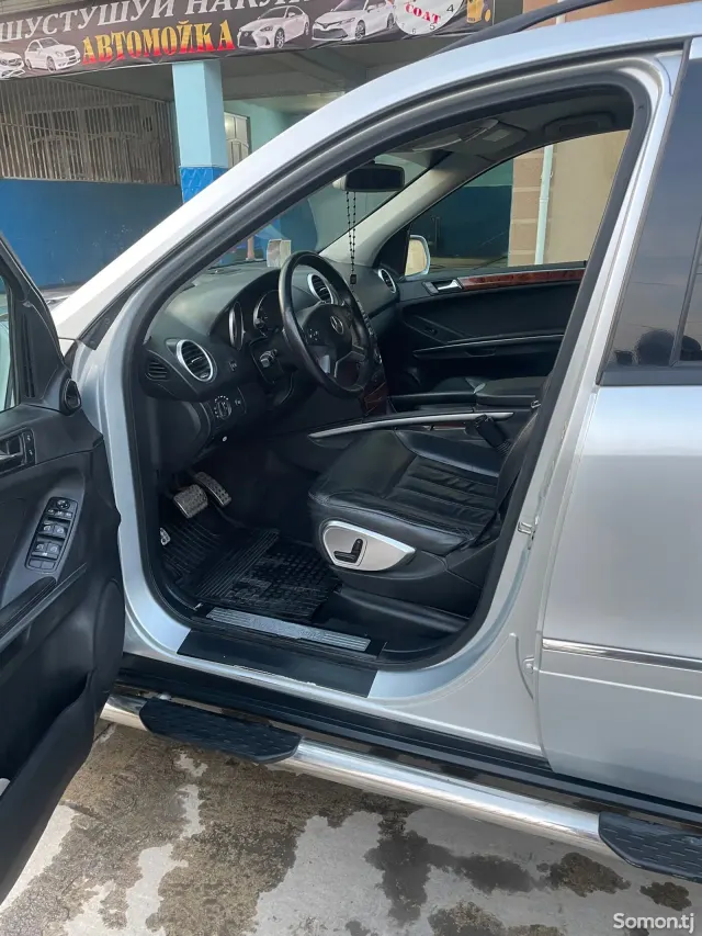 Mercedes-Benz ML class 2005 · 3.5 AT