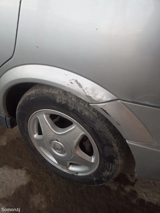 Opel Astra G 1998 · 1.6 AT