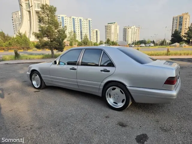 Mercedes-Benz S class 1995 · 3.5 AT