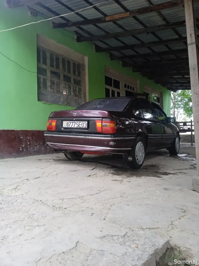 Opel Vectra A 1990 · 1.8 MT