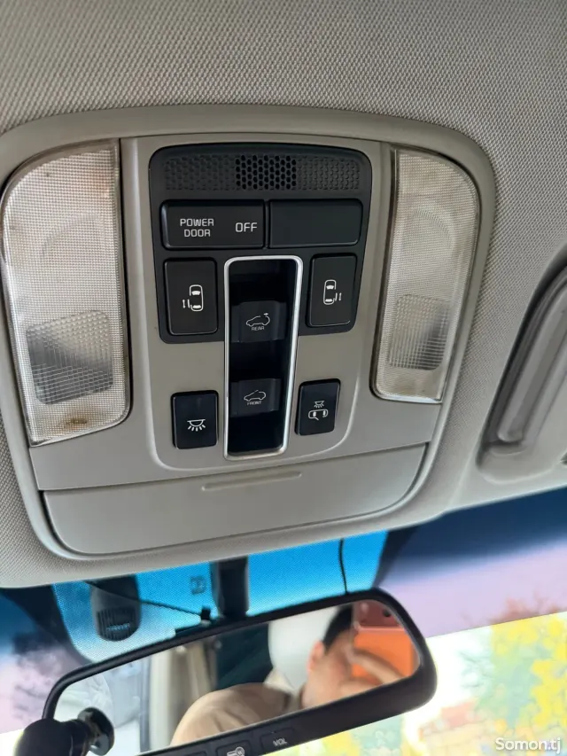 Kia Carnival 2014 · 2.2 AT