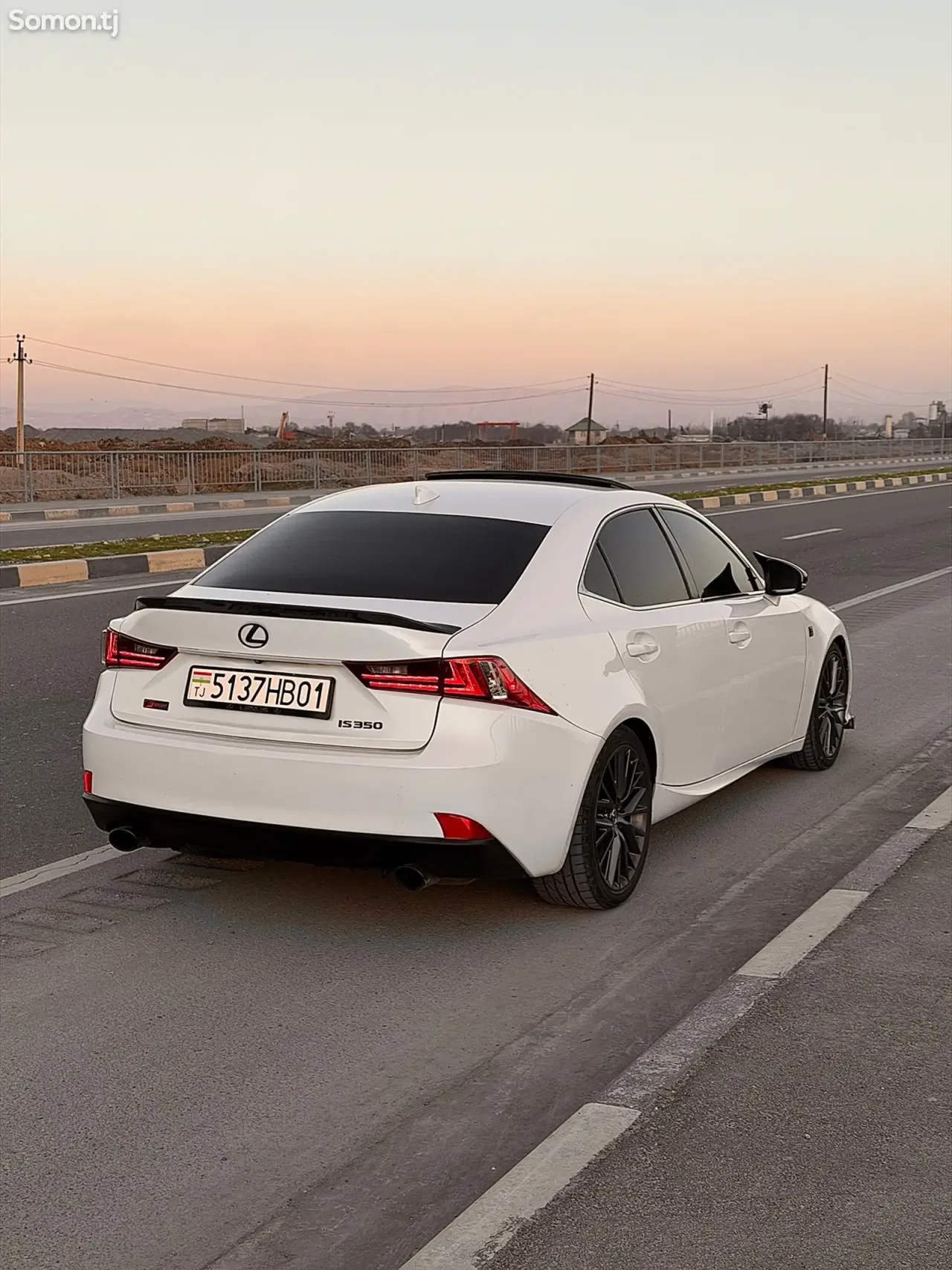 Lexus IS series 2015 · 2.5 AT