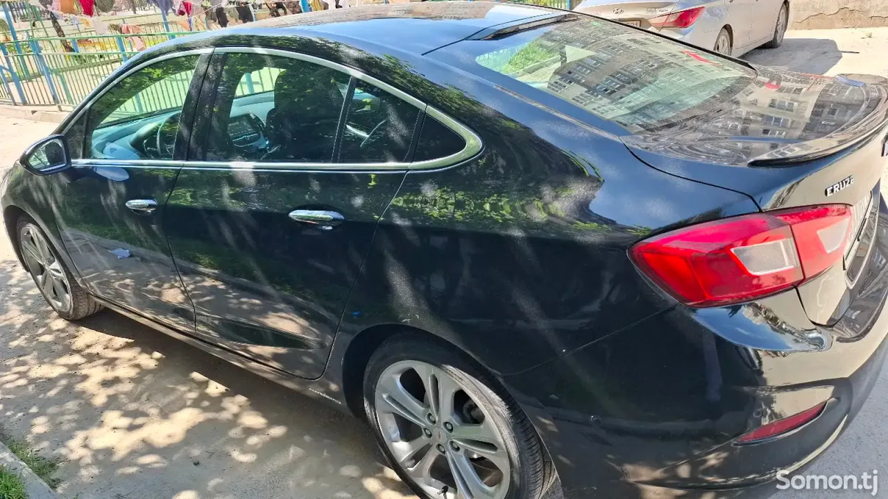 Chevrolet Cruze 2017 · 1.4 AT